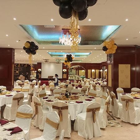 Royal Concorde Hotel & Suite ドバイ エクステリア 写真