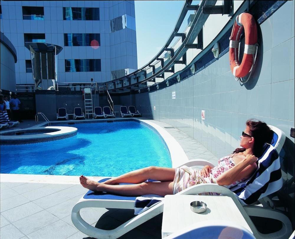 Royal Concorde Hotel & Suite ドバイ エクステリア 写真