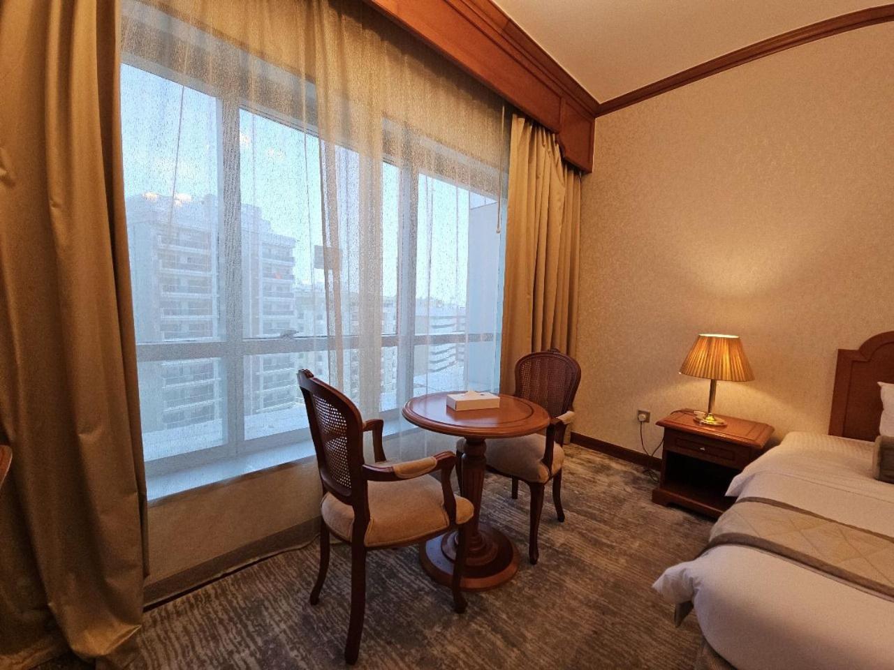 Royal Concorde Hotel & Suite ドバイ エクステリア 写真