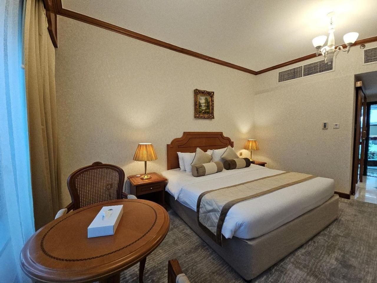 Royal Concorde Hotel & Suite ドバイ エクステリア 写真