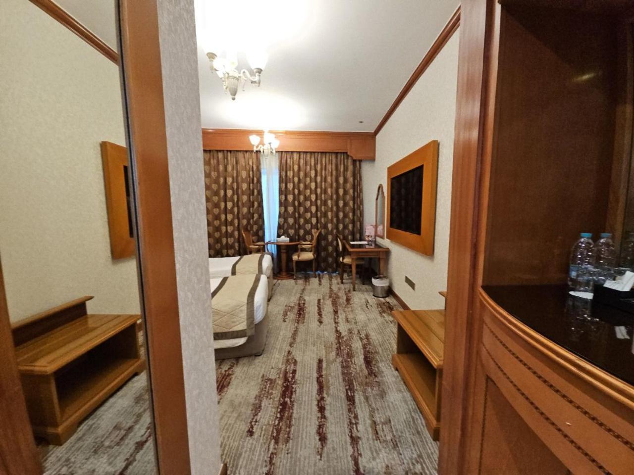 Royal Concorde Hotel & Suite ドバイ エクステリア 写真
